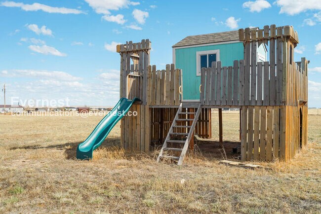 Building Photo - 1385 Antelope Dr