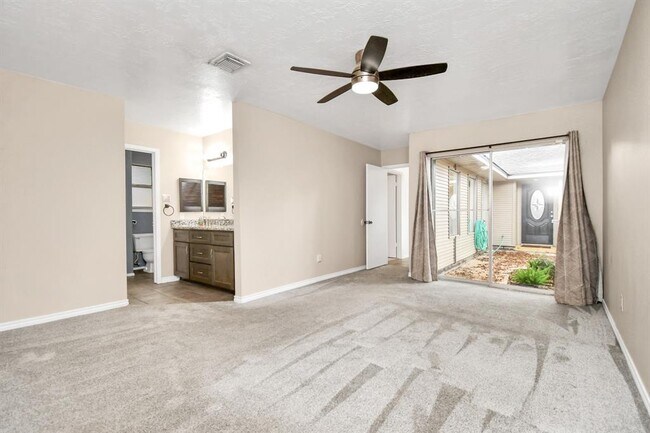 Building Photo - 1207 Martingale Ct