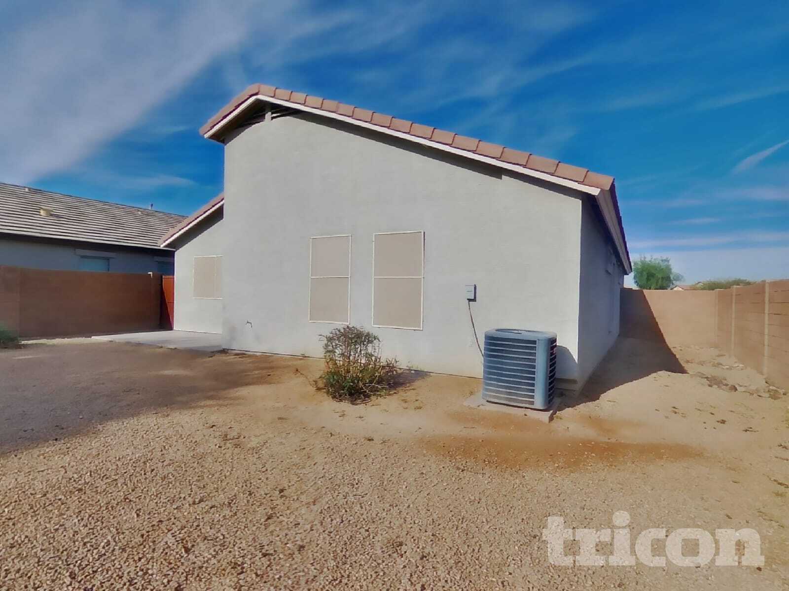 Building Photo - 8701 S 50th Dr