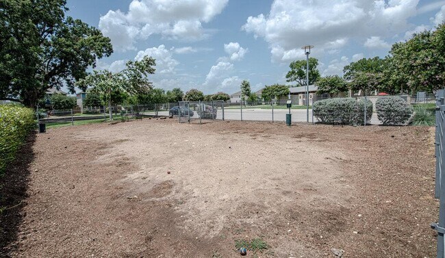 Building Photo - 11820 Coyote Call Way