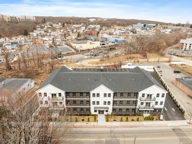 Building Photo - 631 Franklin St