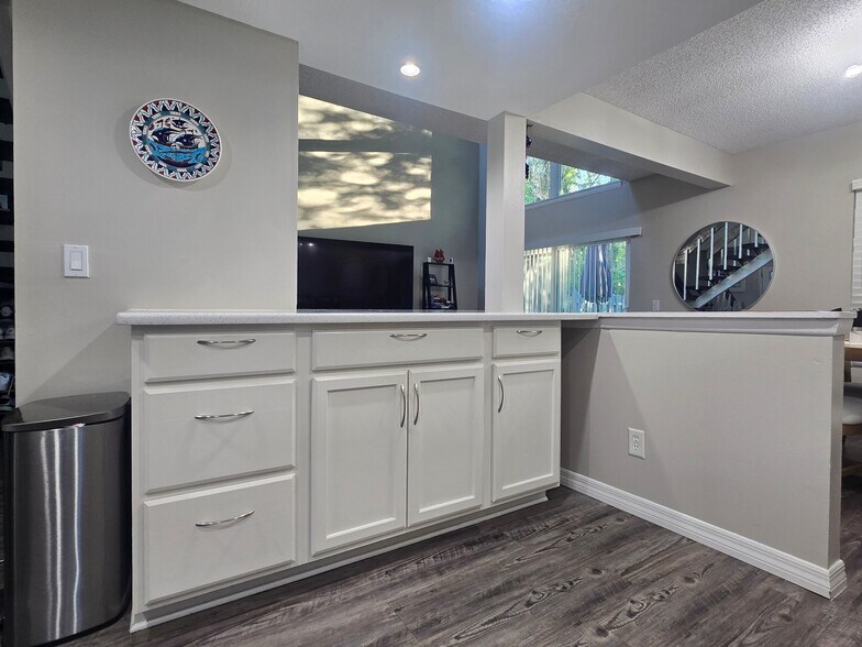 Building Photo - 713 St Michael Ln