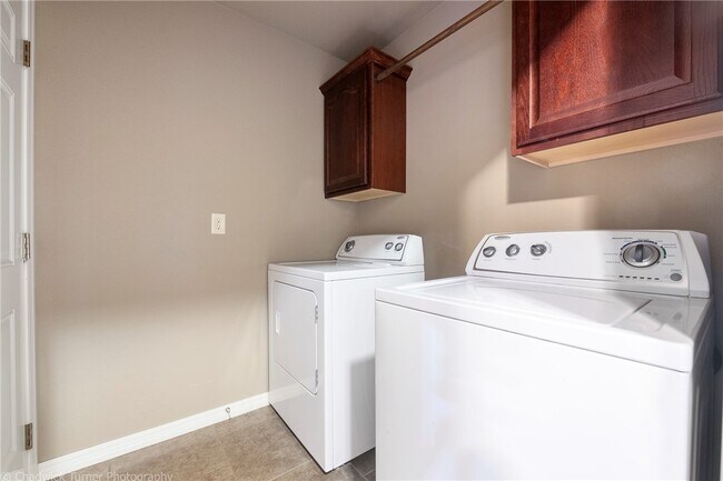 Building Photo - 6305 S 44th Pl