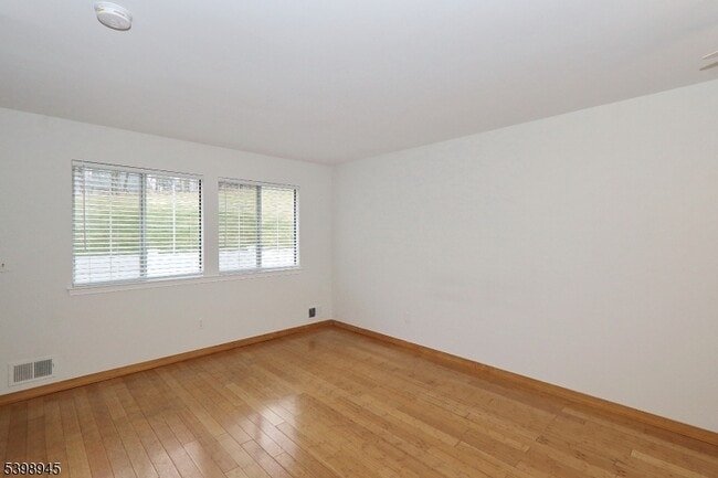 Building Photo - 21 Parkside Rd