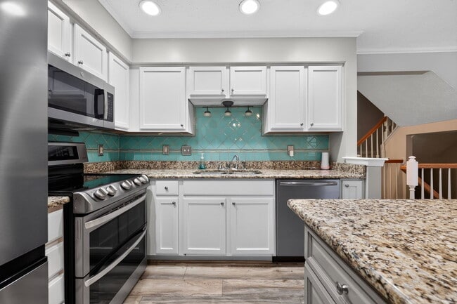 Building Photo - 8155 Deer Chase Ln
