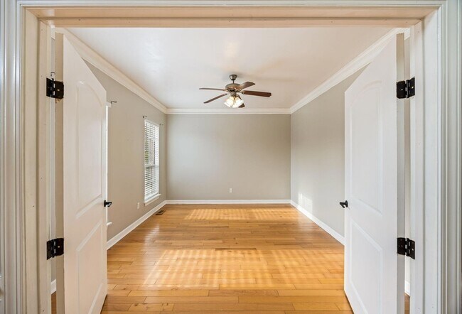 Building Photo - 1114 Rivershyre Dr