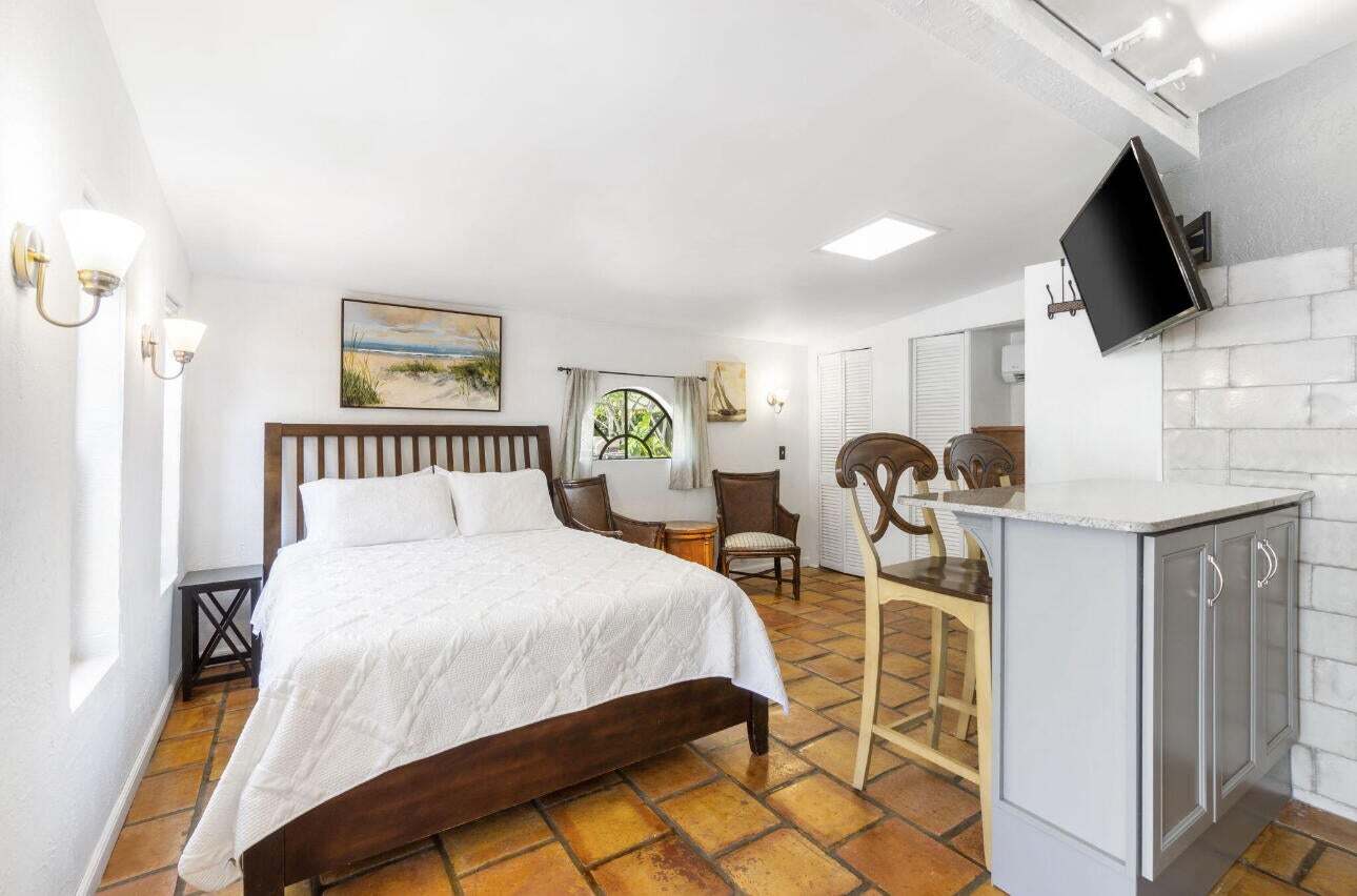 Building Photo - 400 33rd St