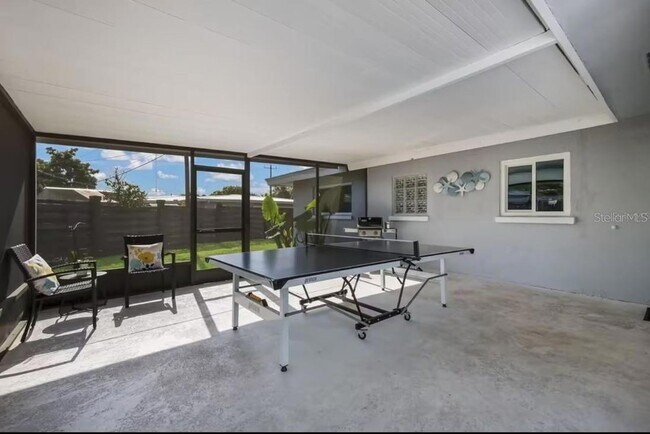 Building Photo - 2545 Webber St