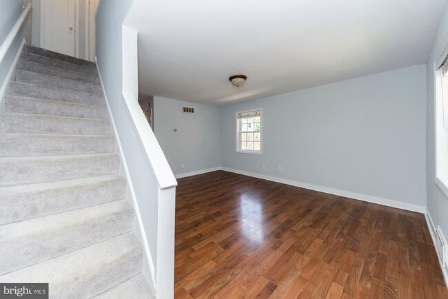 Building Photo - 908 S Highland St