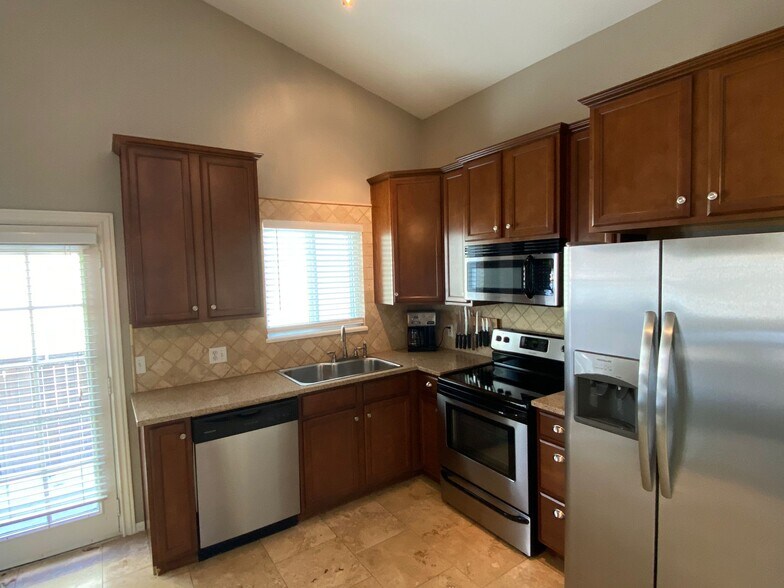 Updated kitchen - 6753 Amherst Ct
