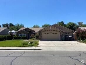 Building Photo - NW Visalia Home with pool Coming Soon!