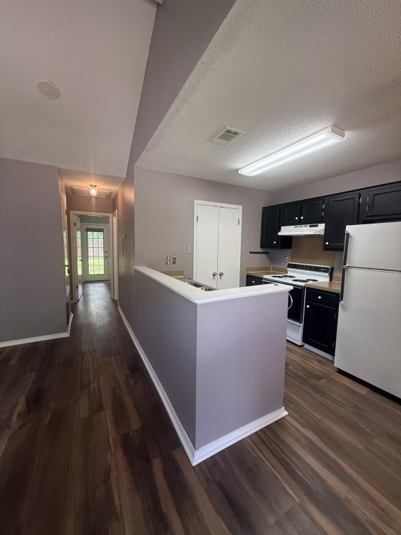 Building Photo - 1745 James Buchanan Dr