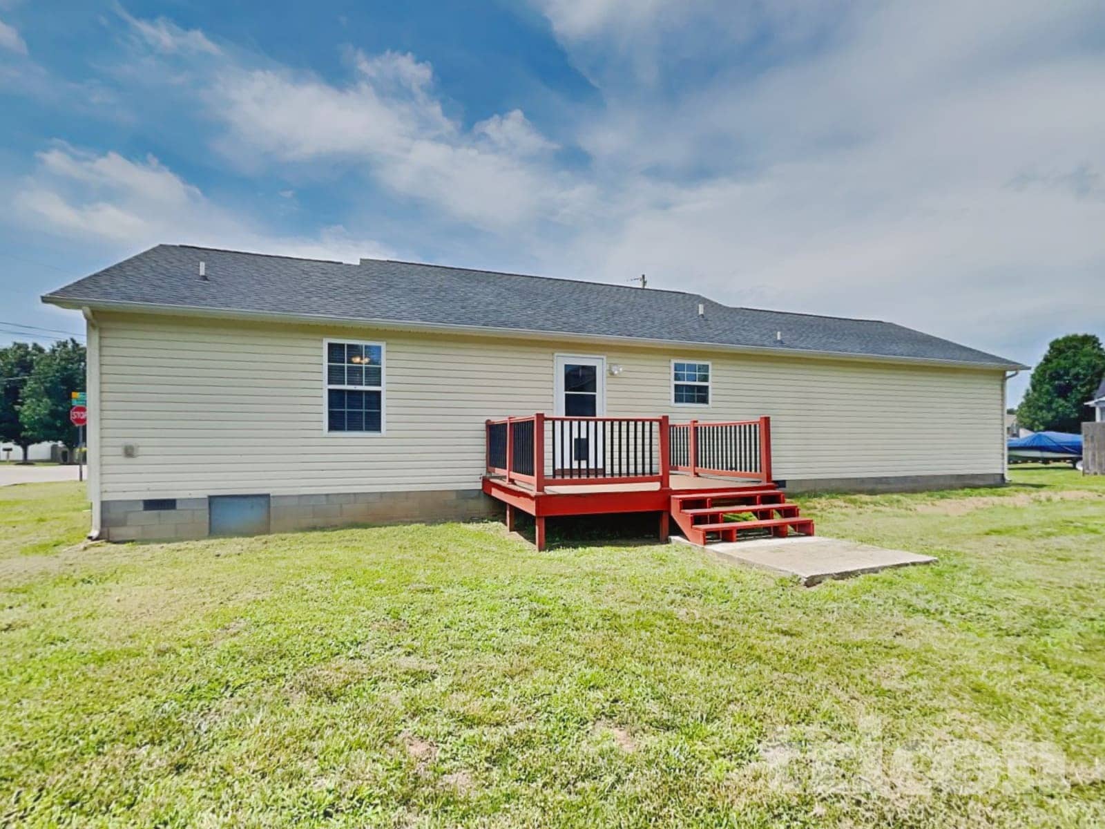 Building Photo - 1612 Robert Rd