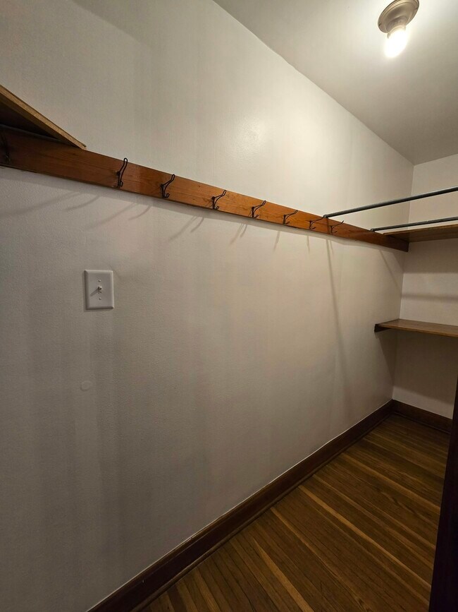 Building Photo - 71 Dana Ave