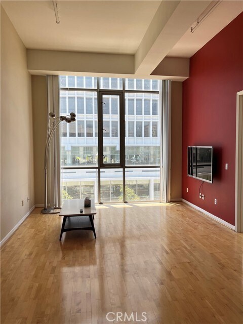 Building Photo - 175 S Lake Ave