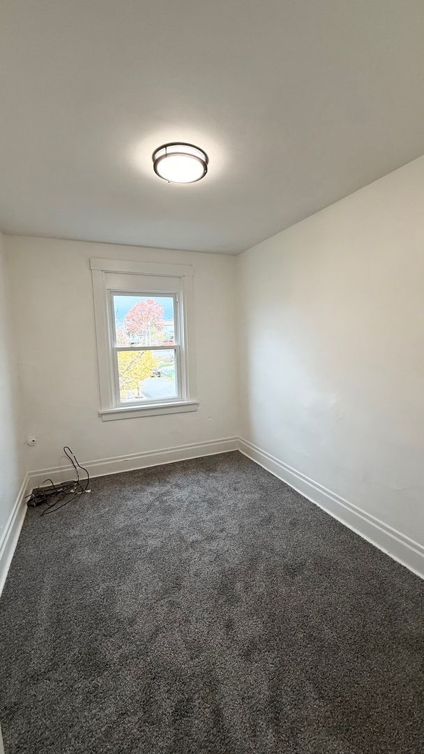 Building Photo - Newly Renovated 3 Bedroom in Arlington- New Kitchen and Bath with HUGE Backyard!!