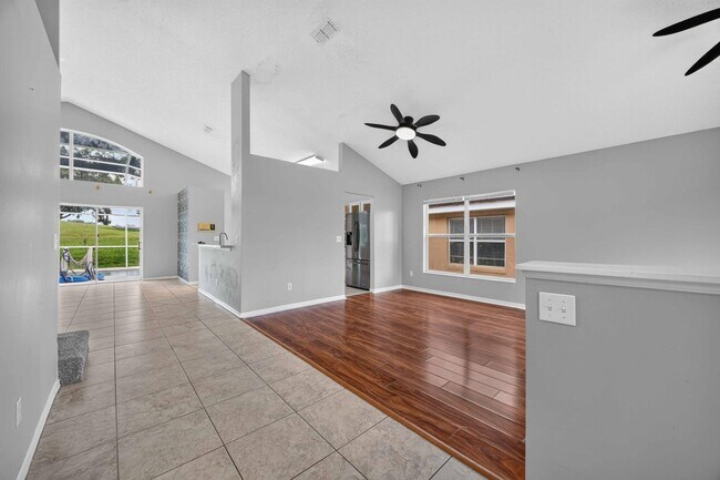 Building Photo - 2235 Mallory Cir
