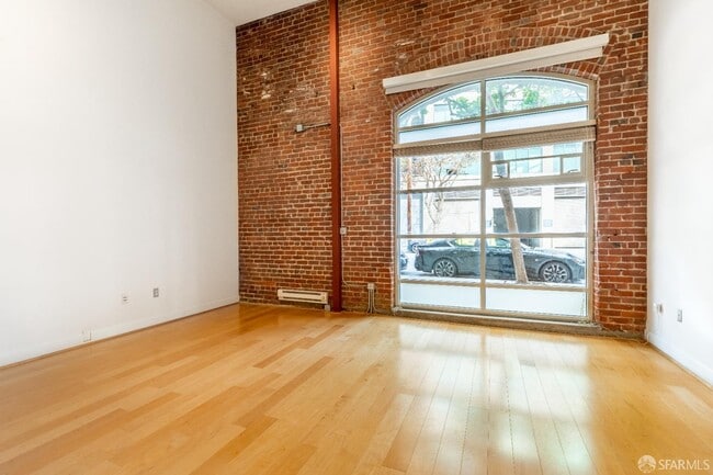 Building Photo - 400 Spear St