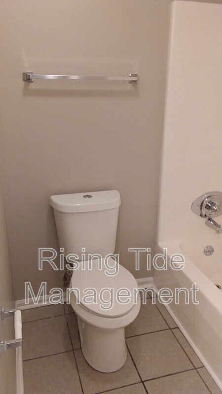 Building Photo - 436 10th Ct