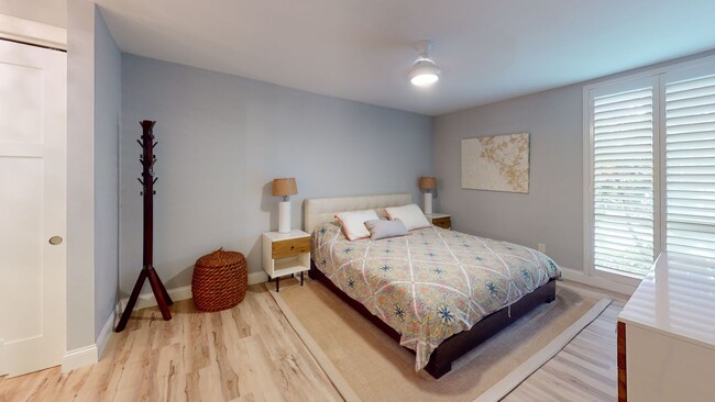 Building Photo - Fully Furnished Condo in La Jolla!! 2 Bedr...
