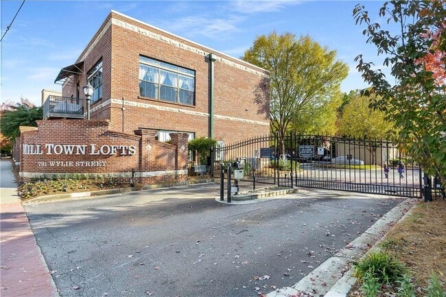 Building Photo - 791 Wylie St SE