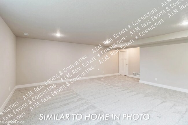 Building Photo - 3302 NE Fawn Ln