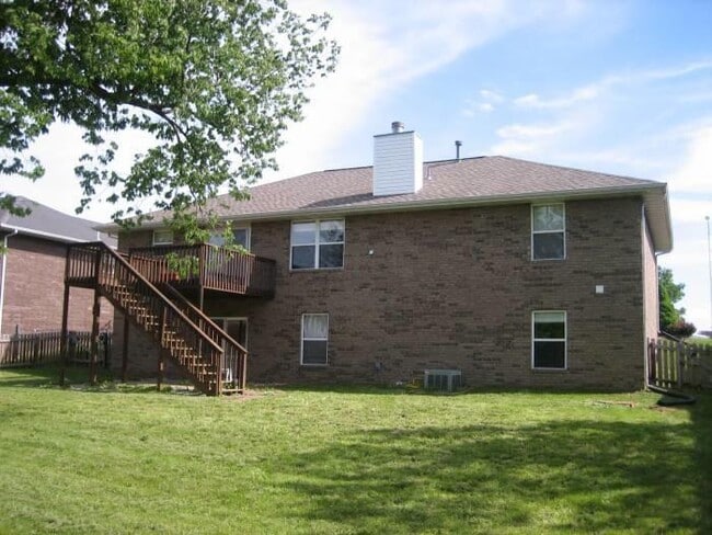 Building Photo - Great location! Kickapoo Schools! 4 Bedroom 2 Bath 2 Car Garage