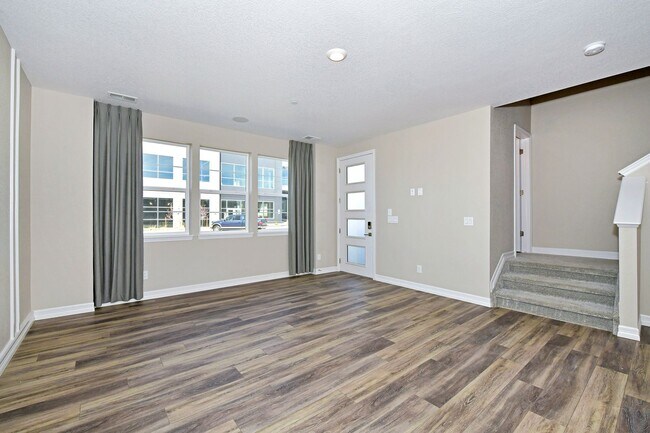 Building Photo - Gorgeous Townhome at Victory Ridge!