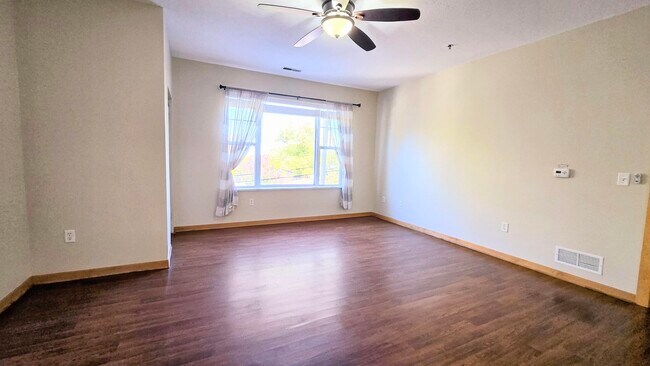 Building Photo - 10900 W Bluemound Rd