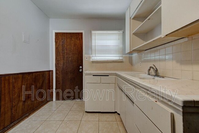 Building Photo - 430 Babb Dr