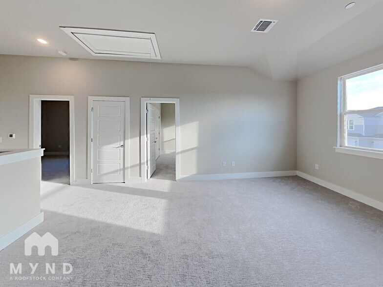 Building Photo - 1606 Roseburg Dr
