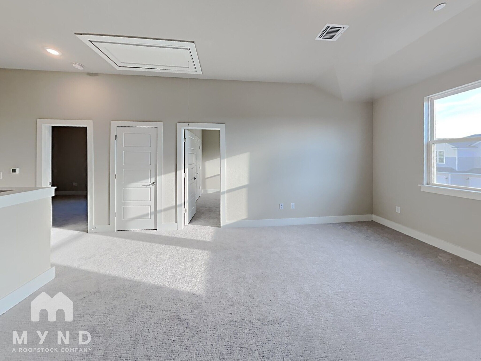 Building Photo - 1606 Roseburg Dr