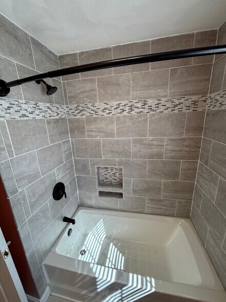 Building Photo - 30 Alfred St