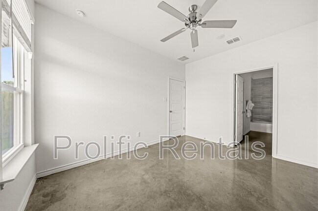 Building Photo - 8901 Prickly Ash Dr