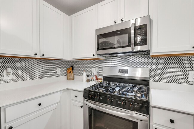 Building Photo - 2851 Via Augusta Dr