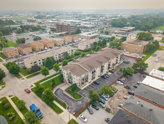 Building Photo - 9400 S 79th Ave