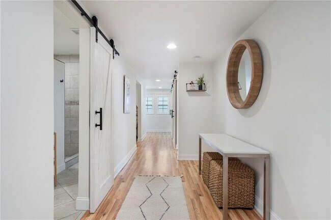 Building Photo - 61 View Point Dr