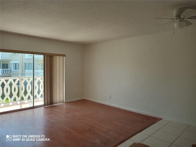 Building Photo - 450 Golden Isles Dr