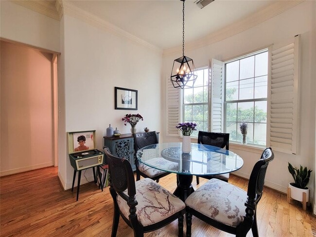 Building Photo - 1421 Bremond St