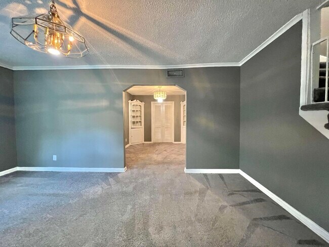 Building Photo - 4045 MICHAEL Dr