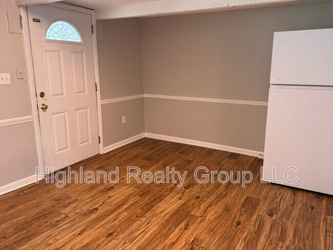 Building Photo - 1887 Habecker Rd