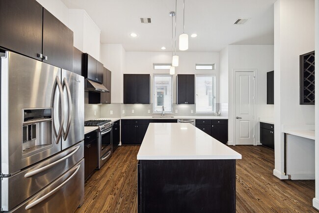 Building Photo - 1259 Bonner St