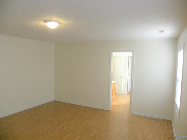 Building Photo - 409 Jasmine Dr