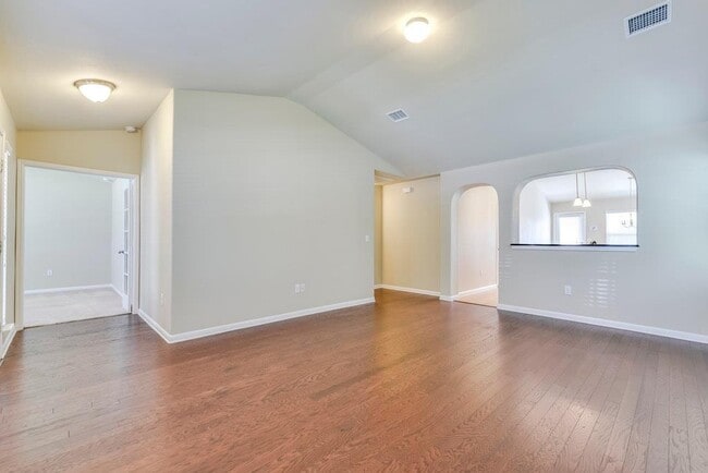 Building Photo - 18401 Friendship Hill Dr