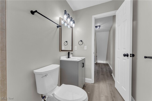 Building Photo - 1392 E 263rd St