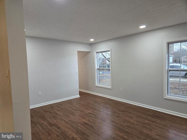 Building Photo - 732 Narrowleaf Dr