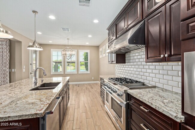 Building Photo - 4322 S Gardenia Dr