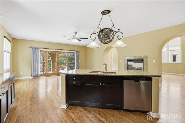 Building Photo - 86 Davinci Dr