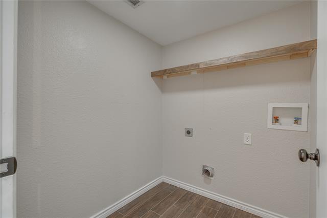 Building Photo - 8104 Lea Shore St