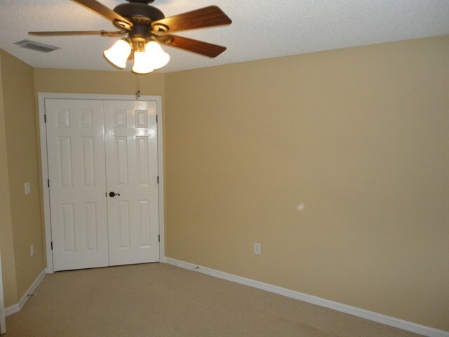 Building Photo - 6785 Bermuda Ave